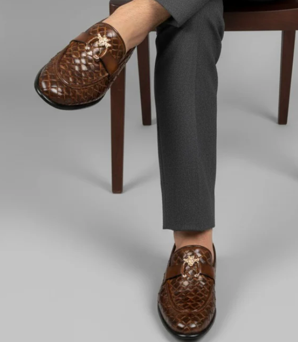 Hand-woven bee-decorated loafers