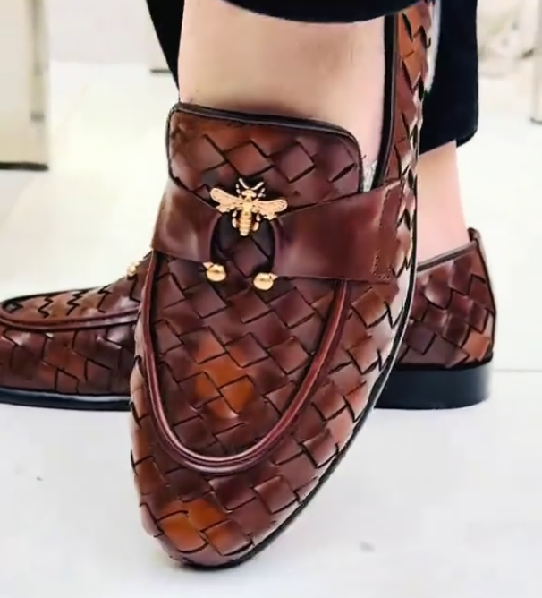 Hand-woven bee-decorated loafers