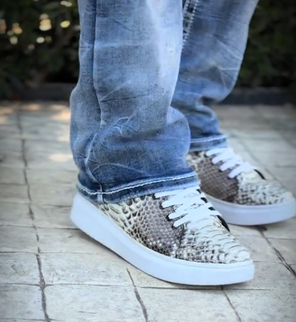Men's white snakeskin leather shoes