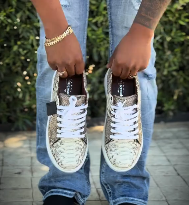 Men's white snakeskin leather shoes