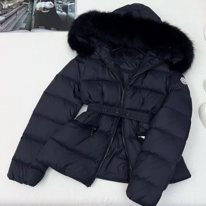 Women's short down jacket