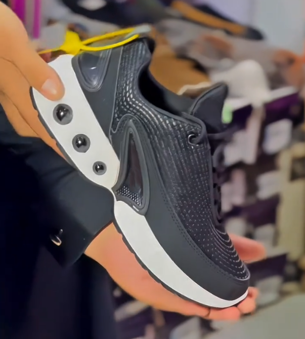 Men's casual sports shoes