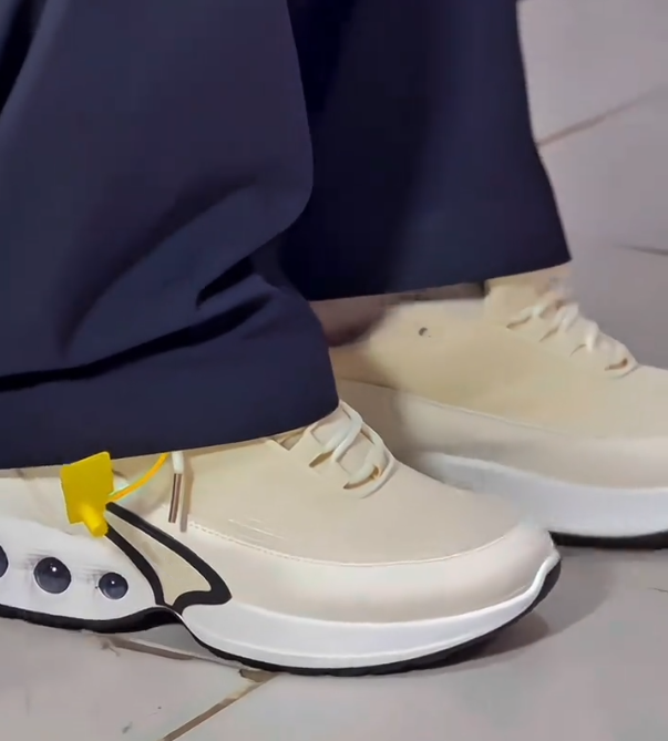 Men's casual sports shoes