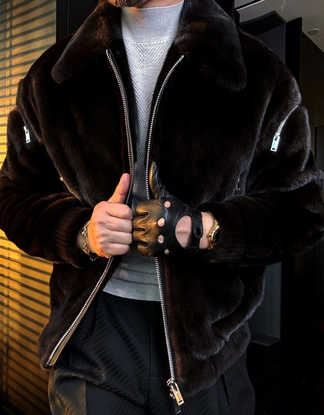 Luxury Lapel Zip-Up Flight Jacket