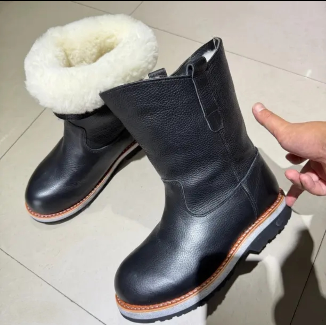 Fleece-lined waterproof leather boots