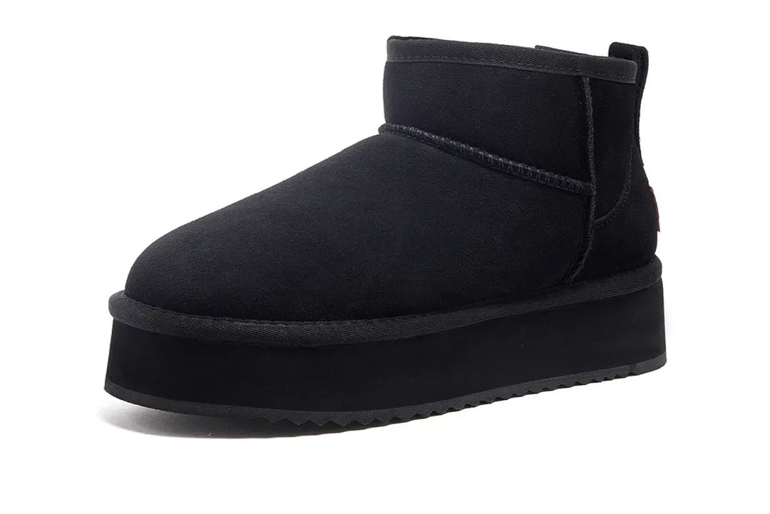Fleece-lined platform snow boots