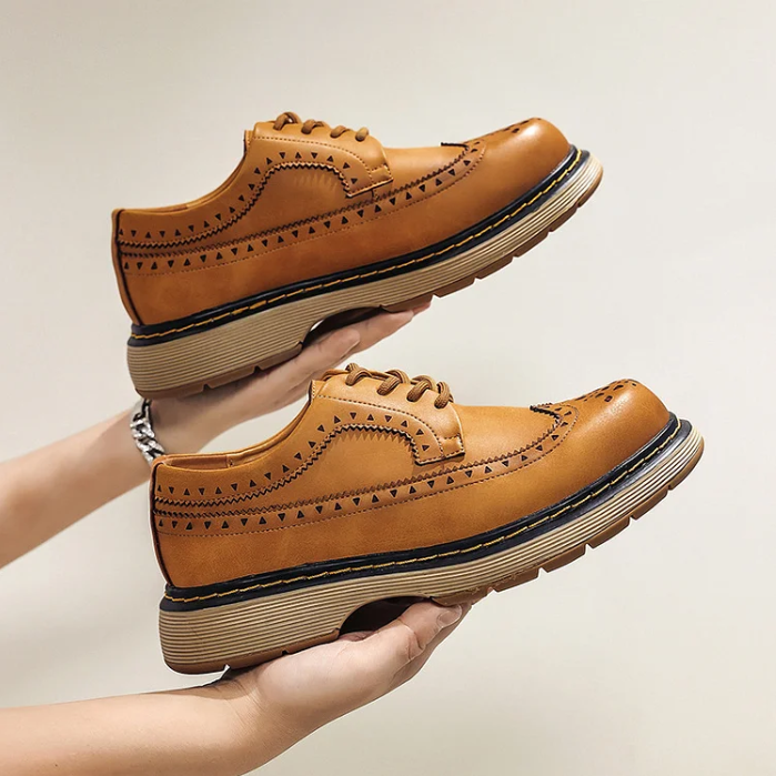 Vintage Brogue Carved Casual Shoes