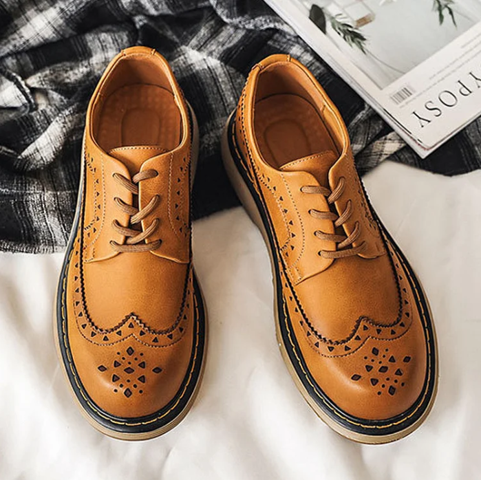 Vintage Brogue Carved Casual Shoes