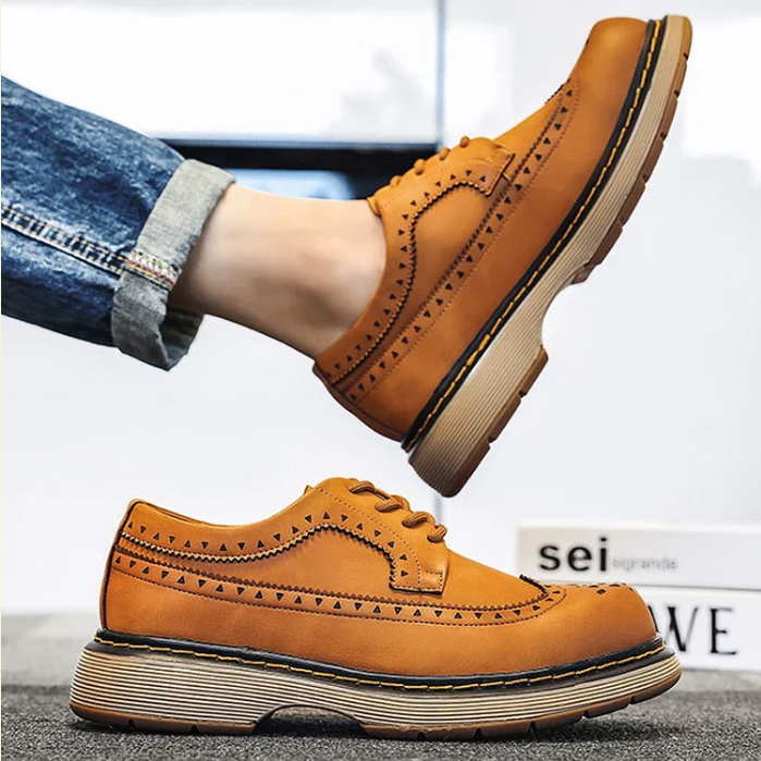 Vintage Brogue Carved Casual Shoes