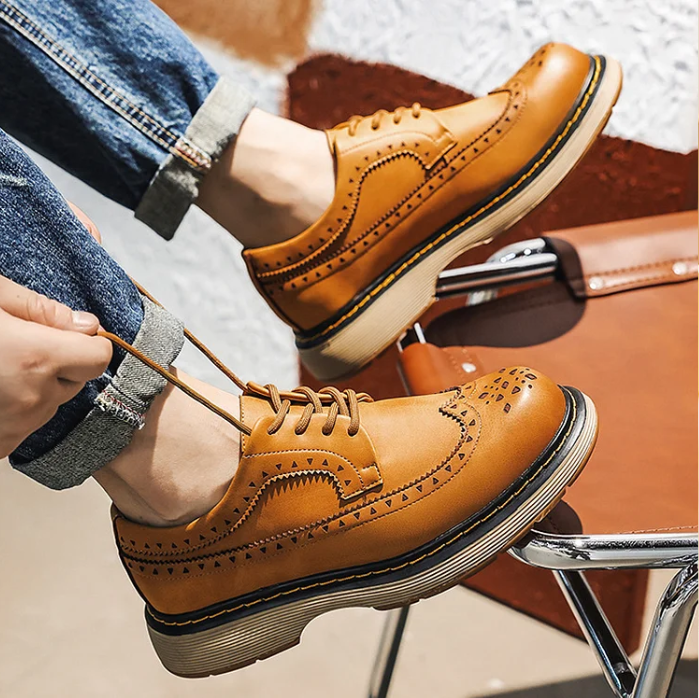 Vintage Brogue Carved Casual Shoes