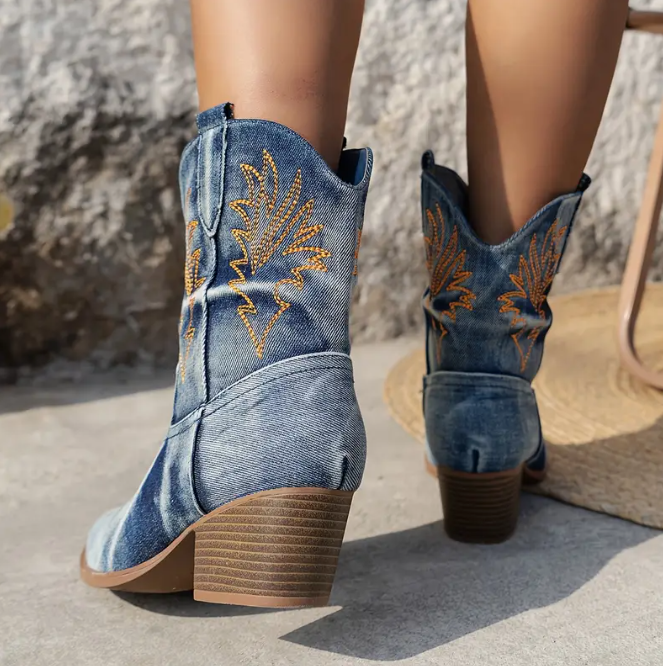 Western vintage cowboy boots